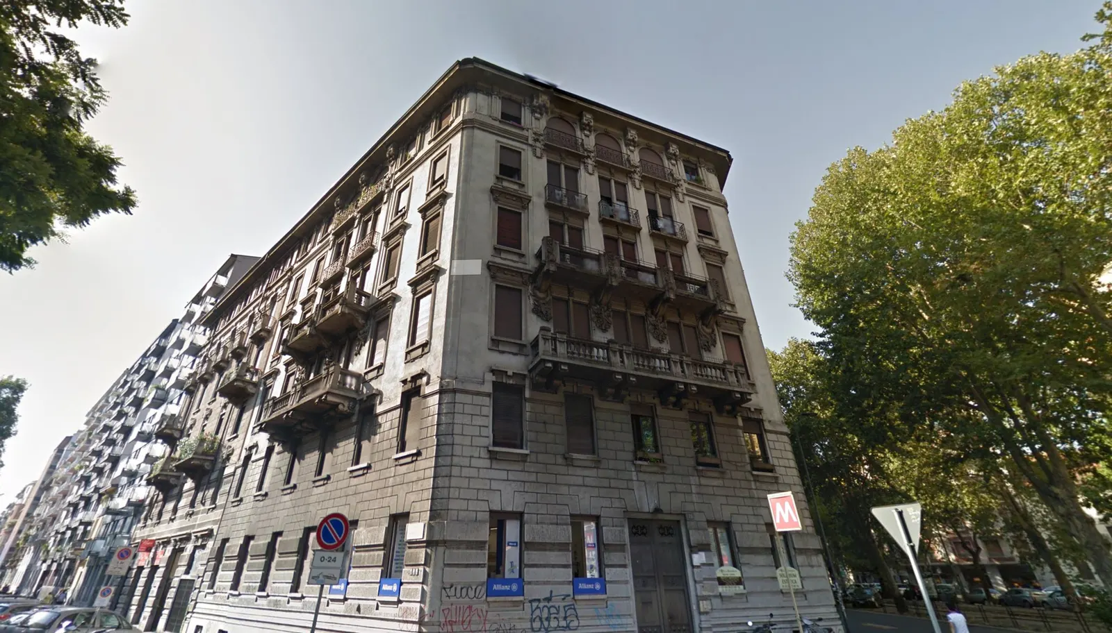 Facciata storica risanata in via Gran Sasso, Milano